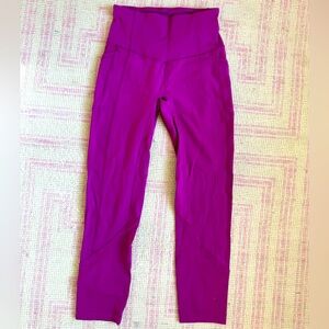 Lululemon women’s  Fuschia leggings size 4